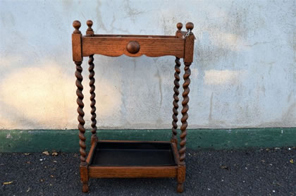 Oak stickstand
