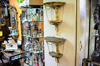 Pair of 19th century gilt framed brackets