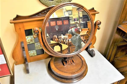 Victorian mahogany dressing table