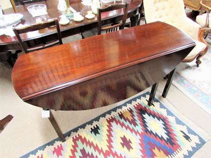 Mahogany hunts table