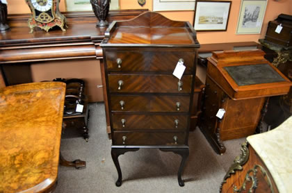1930s mahogany chest