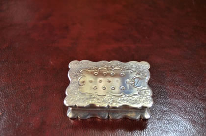 Silver snuff box