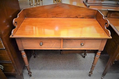 Victorian mahogany washstand 