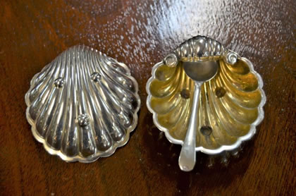 Cased silver salt & spoons