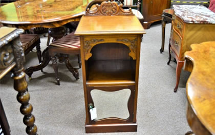 Mahogany pedestal / cabinet
