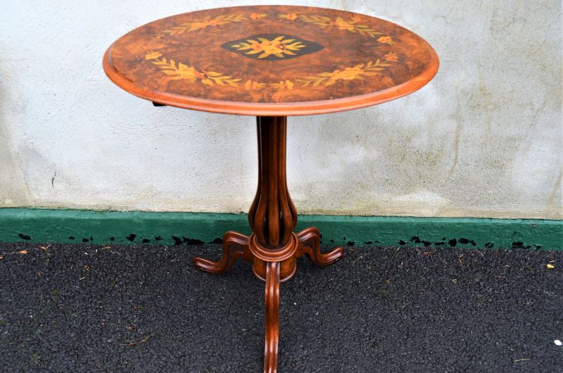 Victorian burr walnut snap top table