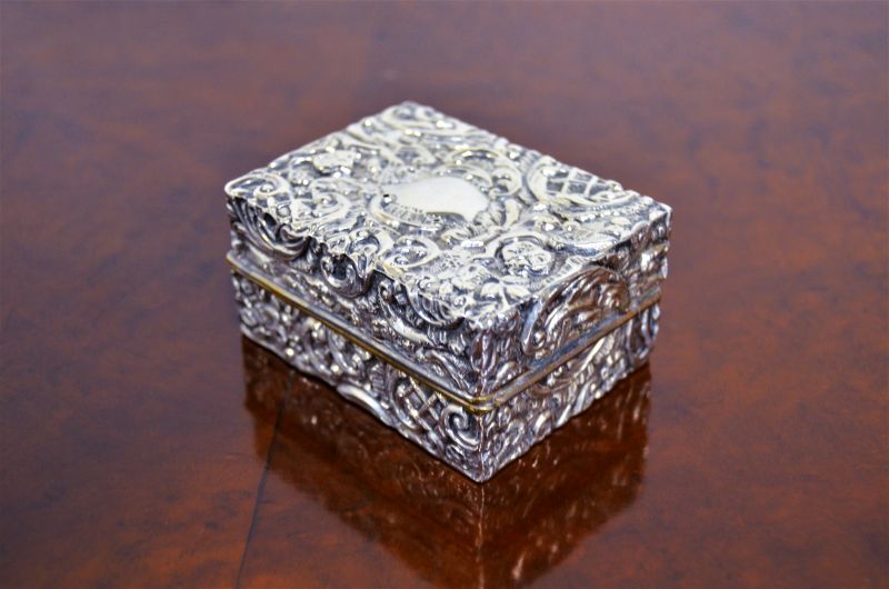 Silver trinket box