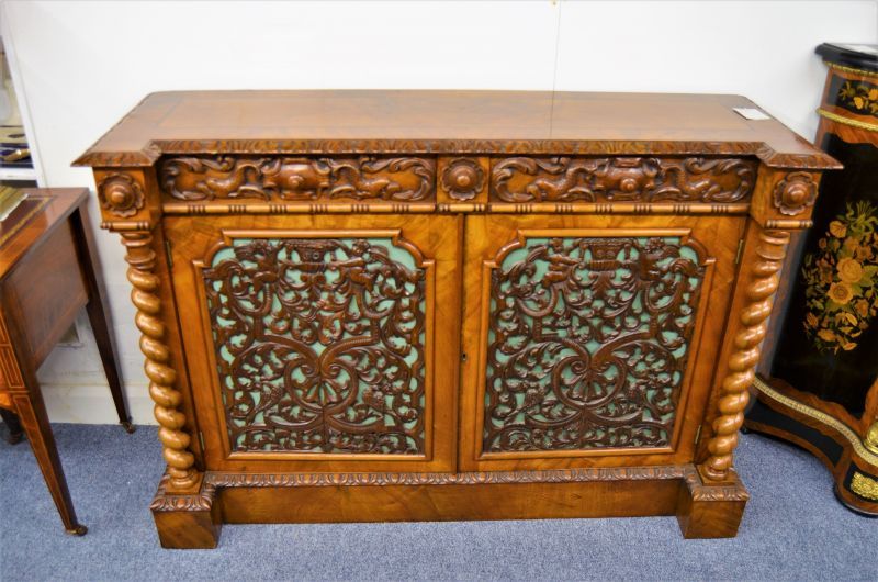 Victorian Burr-walnut cabinet
