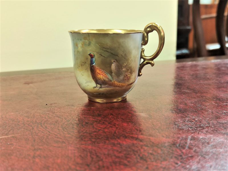 Royal worcester cup, signed