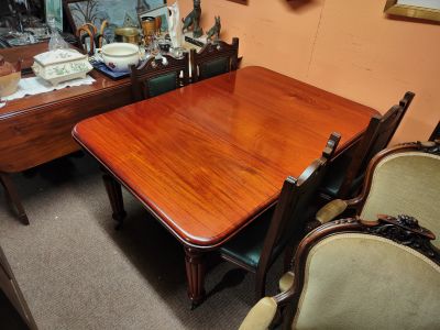 Victorian mahogany one leaf table
