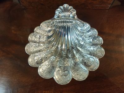 Silver shell dish 