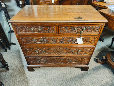 Georgian oak chest of drawers