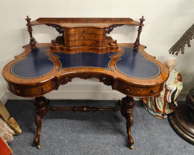 Victorian burr-walnut leather top desk