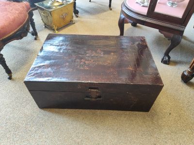 Vintage trunk / case