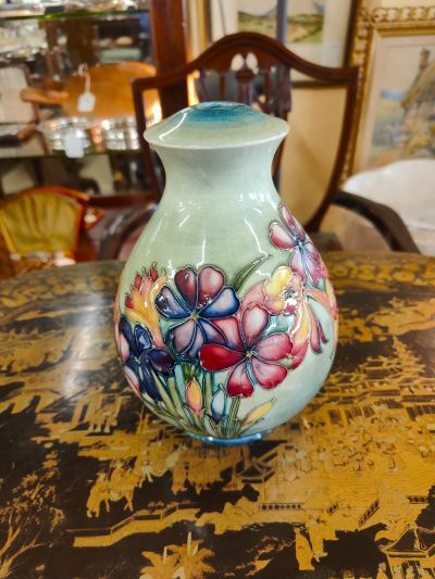 Moorcroft lamp