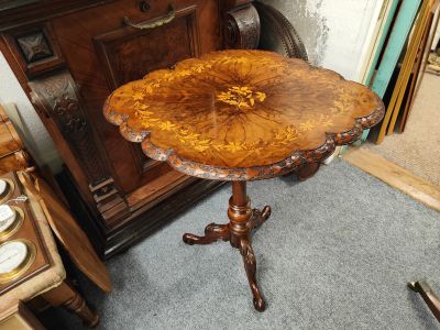 Victorian burr walnut occasional table