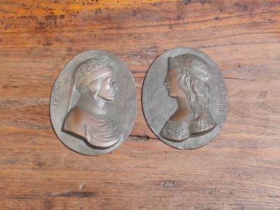 Pair metal plaques