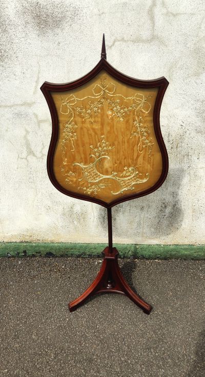 Edwardian mahogany pole screen
