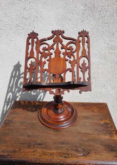 Small victorian mahogany book stand