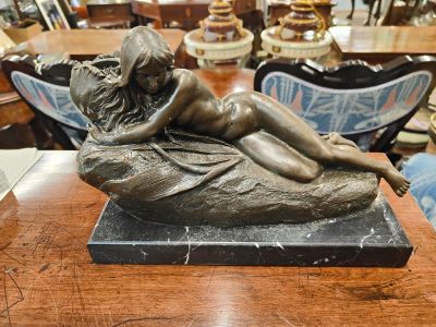 Bronze figure of lady on marble plinth  (modern)