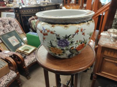Porcelain chinese jardiniere