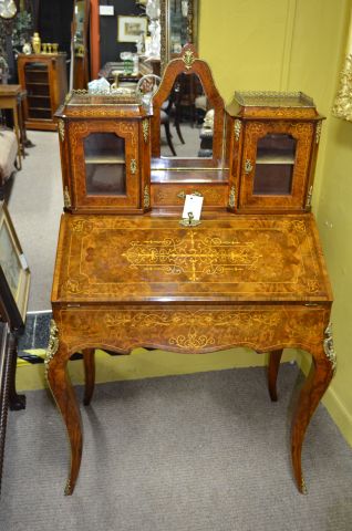 Victorian burr-walnut bureau de dame 