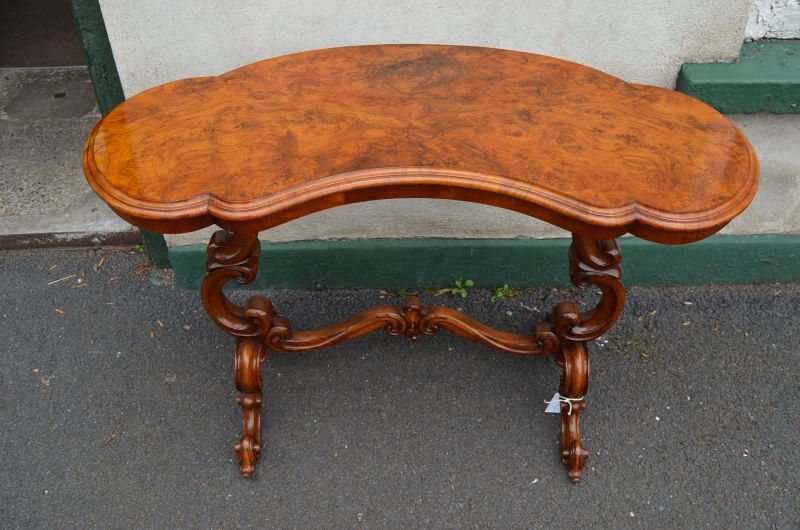 Victorian burr-walnut side table 