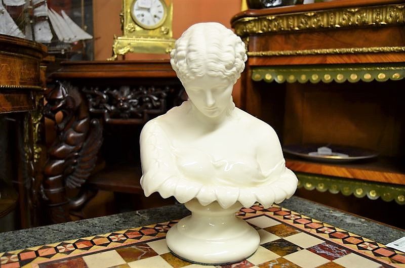 Belleek bust