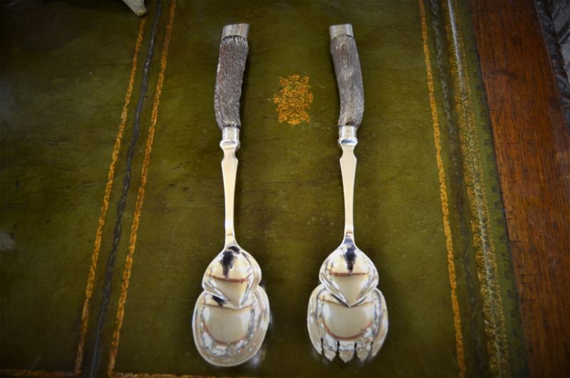 Pair of silver servers 