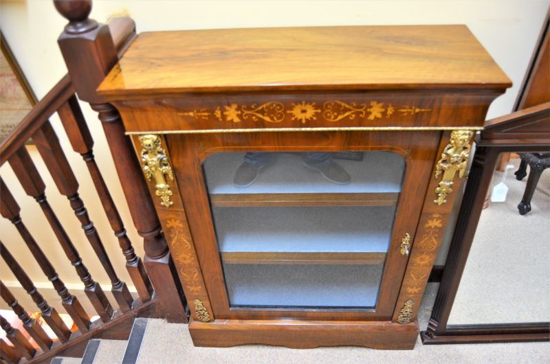 Victorian burr-walnut cabinet