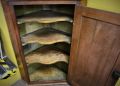 Georgian oak hanging cupboard Thumbnail 2