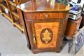 Pair mahogany corner cabinets with inlay Thumbnail 3
