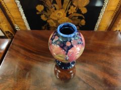 Moorecroft vase Thumbnail 3