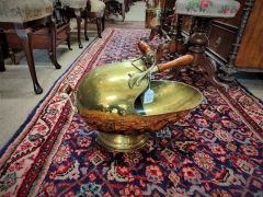 Victorian brass coal scuttle with shovel Thumbnail 2