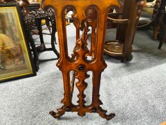 Victorian burr-walnut table Thumbnail 3