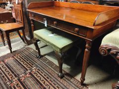 Victorian mahogany side table Thumbnail 3