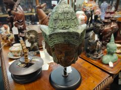 Bronze asian heads sculpture Thumbnail 2