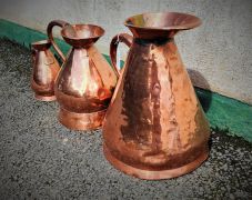 Set of copper jugs Thumbnail 2