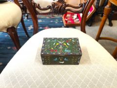 Enamel box Thumbnail 1