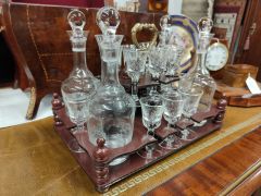 French style walnut chest / decanter box Thumbnail 4