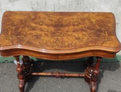 Victorian burr-walnut card table Thumbnail 3