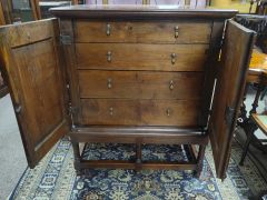 18th century oak cabinet Thumbnail 4