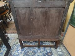 18th century oak cabinet Thumbnail 6