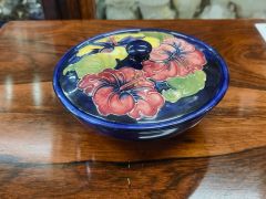 Moorecroft bowl & cover Thumbnail 1