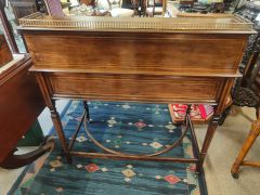 Edwardian mahogany desk Thumbnail 3