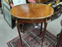 Mahogany occasional table Thumbnail 4
