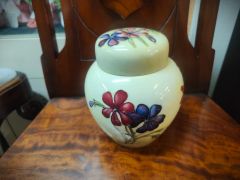 Moorecroft jar & cover Thumbnail 2
