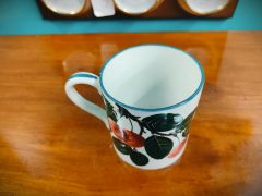 Wemyss pottery mug Thumbnail 3