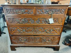 Georgian oak chest of drawers Thumbnail 2