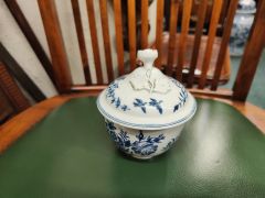 18th century worcester bowl & lid Thumbnail 2
